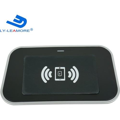 Leamore Free Shipping Moblie Phone 10W QI Wireless Charger Receiver For RAV4 RAV 4 2016-2019 Car Accessories DC 12V