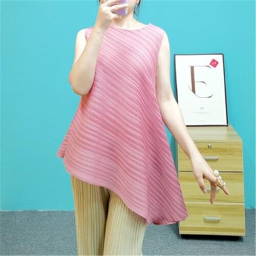 Changpleat 2021 summer New loose irregular Women T-shirt Tops Miyak Pleated Fashion irregular sleeveless Solid Female T-shirts