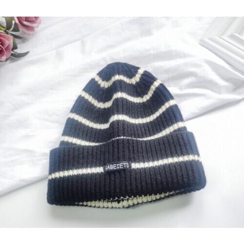 Autumn and Winter New Women Knitted Hat Black and White Stripes Outdoor Keep Warm Pullover Wool Knit Hat Men Beanie Hat