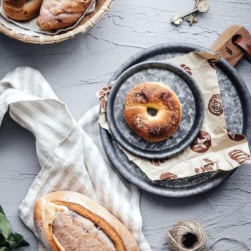 Antique Round Metal Serving Trays Wrought Iron Storage Tray Dessert Fruit Cake Bread Plate Kitchen Decoration Photographic Props