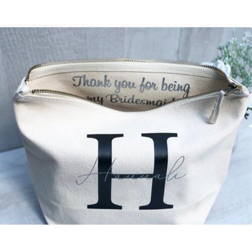 Personalise monogram maid of honor bridesmaid makeup pouches wedding Gift Make Up Cosmetic Bags Unique Gift for Bridal Party Bas