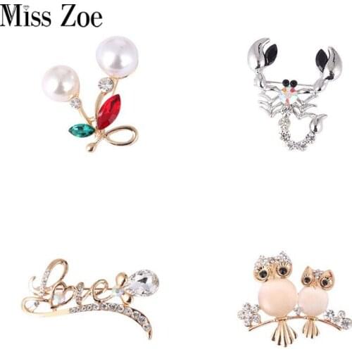 Vintage Brooch Owl Flower Scorpion Love Rhinestone Crystal Pearl Brooches for Women Trendy Elegant Pins Party Wedding Jewelry