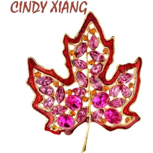 CINDY XIANG New Crystal Maple Leaf Brooches For Men Gold Metal Rhinestone Leaf Pins Brooch Fall Party Jewelry 3 Colors Available