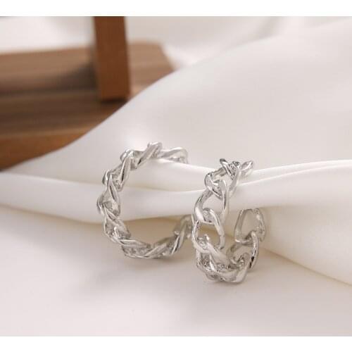 New retro fresh jewelry with metal hollow C-shaped chain temperament geometric earrings for women birthday gifts wholesale