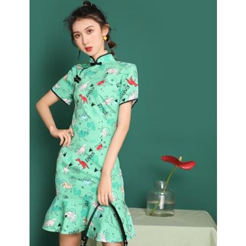 Improved Chinese Style Cheongsam Girl Cute Print Green Short Sleeve Retro Clothes Catwalk Show Stage Performance Clothes DQL3628