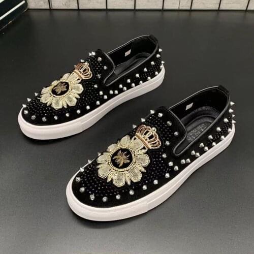 2021 New Men Leather Casual Shoes Fashion Trend Luxury Embroidery Rivet Flat Shoes Leisure Sneakers Slip-on Loafers