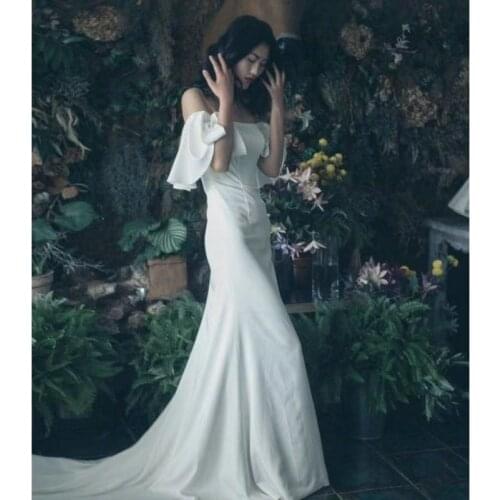 2021 Simple Style Elegant Off Shoulder Puffy Sleeve Backless Sheath Satin Bride Dress Wedding Gown