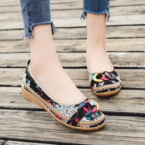 QWEDF 2019 Vintage Women Flats Shoes Ladies Round Toe Slip-On Flats Shallow Mouth Shoes Ethnic Soft Sole Embroidery Shoes XC-90