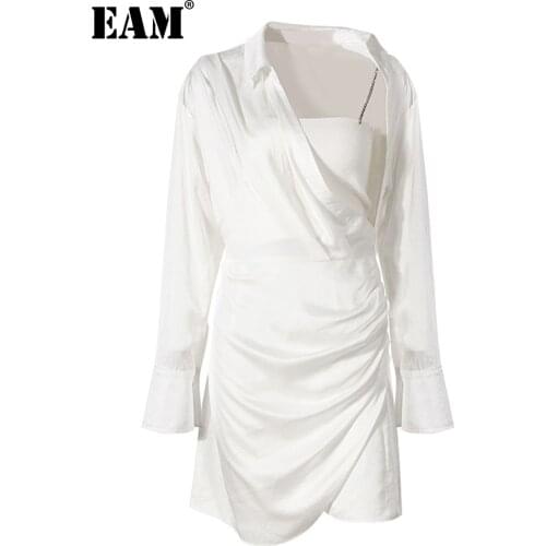 [EAM] Women White Pleated Irreuglar Rhinestone Dress New V-collar Long Sleeve Loose Fit Fashion Tide Spring Summer 2021 1DD8666