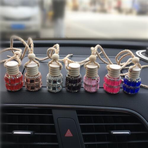 The new car perfume pendant car interior oil bottles in addition to the smell of high-grade decorative beauty
