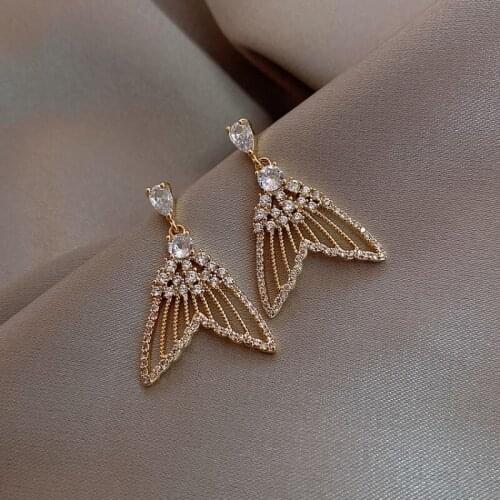 Korean Hollow Out Mermaid Fishtail Earrings Womens 2021 Fashion Shinny Rhinestone Butterfly Clip on Earrings Without Piercing
