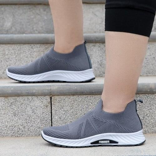 Zapatillas Hombre Loafers Men Casual Shoes Breathable Sock Shoes Fashion Solid Color Soft Bottom Sports Running Male Sneakers