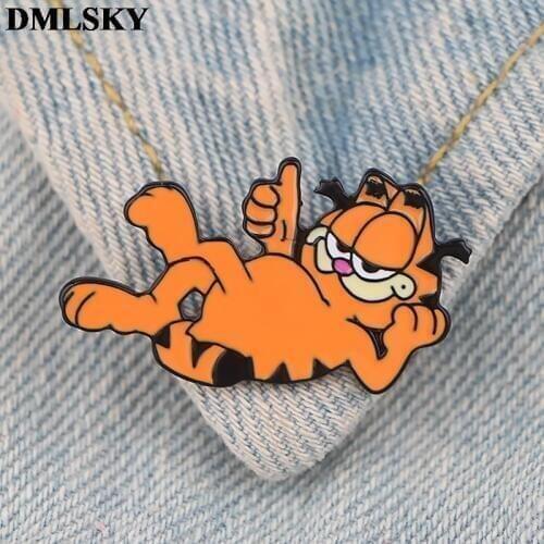DMLSKY Personality Cartoon Cat brooch Metal Pin For Women Men Backpack Pin clothes Pins badge Hat Pin Charm Jewelry M4005