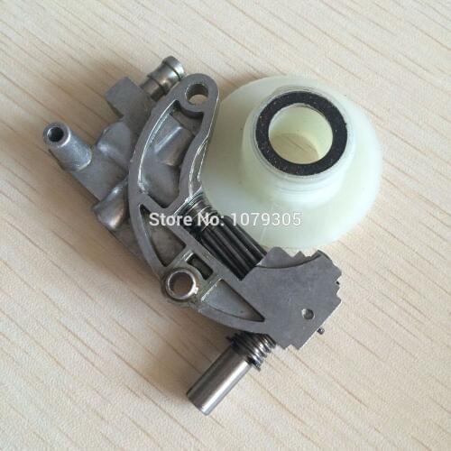 Chainsaw Oil Pump with Gear Worm Set for Chainsaw 4500 5200 5800 45CC 52CC 58CC Chain Saw Parts Garden Tool Parts