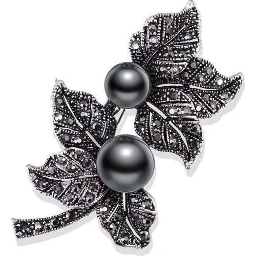 Classic Black Brooch Hot Selling New Arrival Design Black Diamante Lady Apparel Accessories Corsage Retail