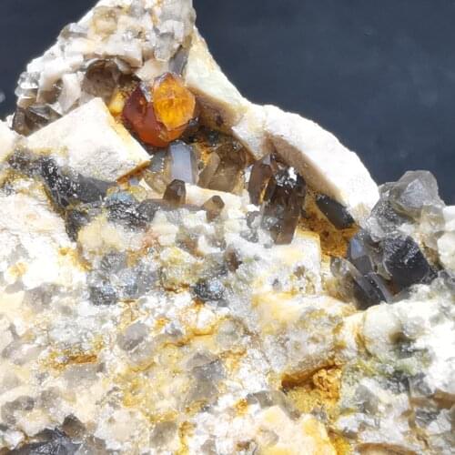 54.9g.100% natural garnet feldspar crystal paragenetic mineral specimen stone and CRYSTAL HEALING CRYSTAL QUARTZ GEM