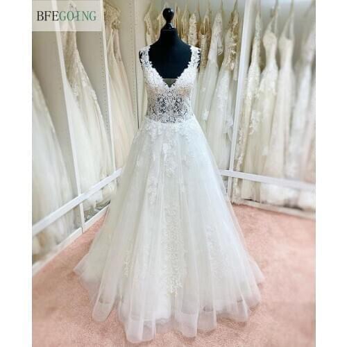 Ivory Lace Tulle V-Neck Bridal Gowns Sleeveless Floor-Length A-Line Wedding Dress Chapel Train Custom Made