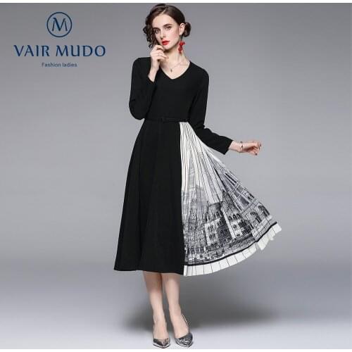 Women Black V-neck dress female autumn 2021 new slim slimming waist long sleeve stitching pleated a-lineY-447