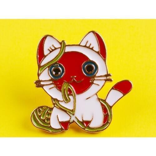 Cat with Ball of Yarn Badge Enamel Pins Cute Cat Brooch Badges on Backpack Set Clothes Lapel Pin Badges for Clothes Jewelry Gift