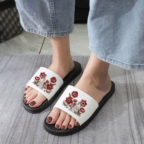 Bathroom Indoor Slippers Women Shoes Thick Non-slip Home Anti-slip sandals Slides floor Soft Fashion filp flops female Shoes