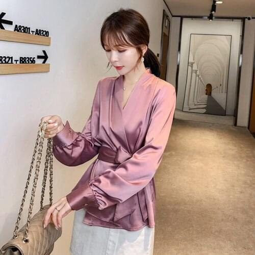 Chic Top Womens Design Acetate Satin Shirt Womens Clothing 2021 Spring New Retro V-neck Shirt