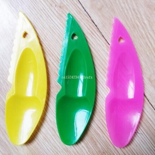 1000 pcs 2 in 1 Kiwi Spoon Plastic Candy Color Kiwi Scoop Fruit Knife Slicer Peeler Cutter With Hole Dig Spoon
