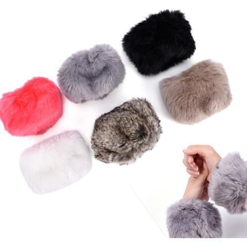 1Pair Warm And Soft Faux Fur Windproof Arm Bracelet Wristbands Arm Sleeves Women Winter Wrist Warmer Oversleeve