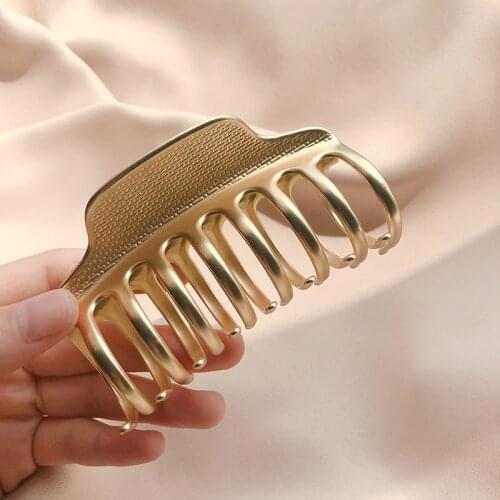 Newest Large Matte Gold Hair Claw Clips Hairpins Metal Makeup Hair Crab Clips Simple Barrettes Women Geometric Alloy Hair Claws