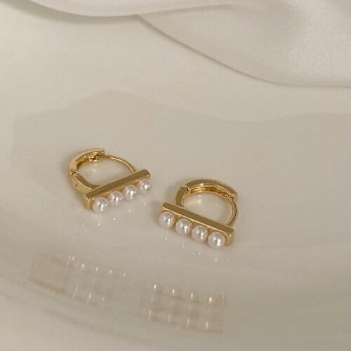 SRCOI Trendy Geometric Imitation Pearl Ear Buckle Simple Temperament All-Match Metal Small Huggie Earring Women Party Jewelry