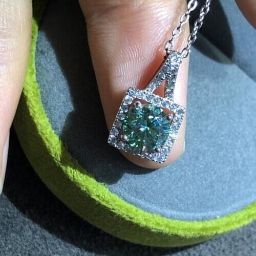 Geoki 925 Sterling Silver Square Cut Perfect Green Moissanite Pedant Necklace Passed Diamond Test 1 CT Moissniate Neckalce Chain