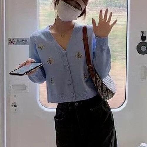 French retro knit sweater loose sweater outer wear high waist blouse womens long-sleeved new embroidered short