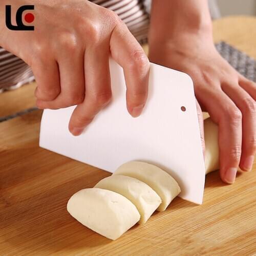2PCS plastic trapezoidal scraper butter cake scraper scraper dough cutter baking scraper tool