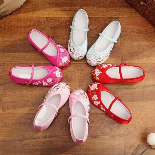 Hanfu girls embroidered shoes old Beijing handmade cloth folk style costume students dance embroidery children walking shoes