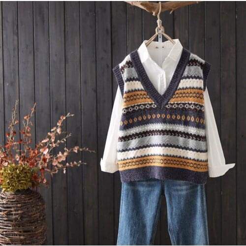 Autumn and Winter Artistic Womens Top Knitted Vest Sweater Woman Embroidery Jacquard Luxury Fashion V-neck