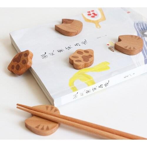1Pcs Japanese Chopsticks Holder Eco Cooking Utensils Wooden Creative Decorative Cute Cartoon Cat Table Accessories Supplies