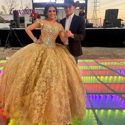 Luxury Gold Lace Quinceanera Dresses Ball Gown Crystals Plus Size Mexican 15 year old Sixteen Princess Sweet 16 Dress Prom Dress