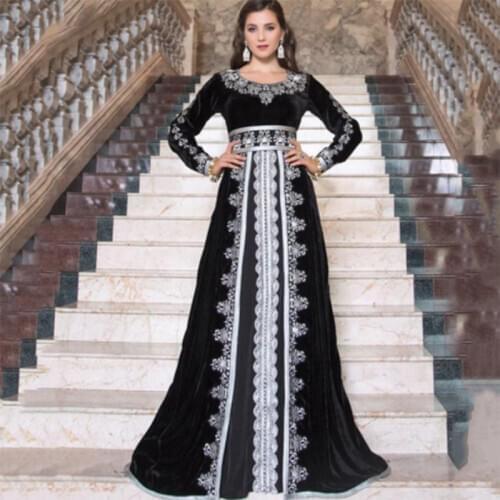 Soft Velvet Moroccan caftan Evening Dresses Round Neck Long Sleeves Applique Prom Dress Arabic Muslim Special Occasion Dresses