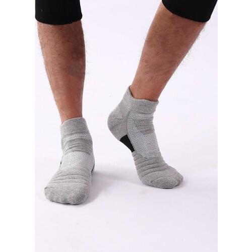 Mens Running Sports Breathable Socks Hygroscopic Sweat Wicking Basketball Sports Thick Sock Wear Resistant Cotton Deodorant