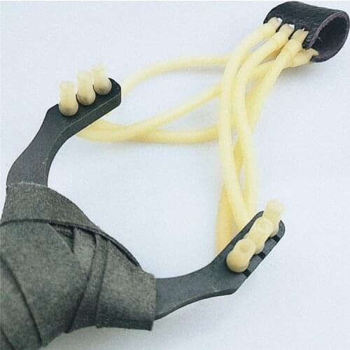 High quality Titanium Steel slingshot outdoor hunting accessories with powerful rubber band shooting game