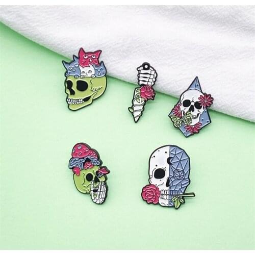 Rose Skull Brooch Exaggerated Funny Mushroom Skull Funny Expression Enamel Metal Badge Lapel Clothing Bag Pin Jewelry Gift