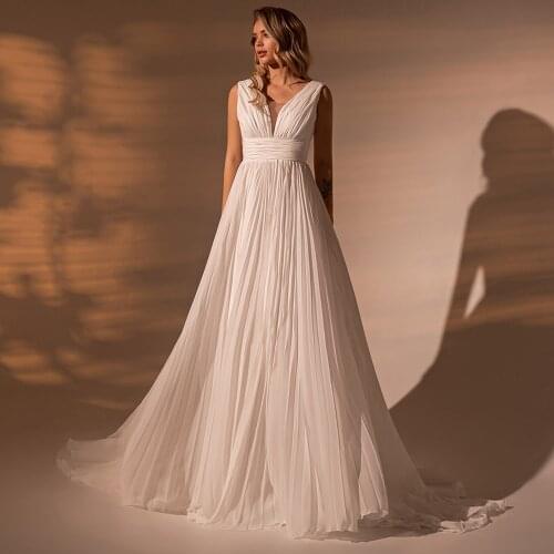 Elegant Chiffon Sleeveless V-Neck Wedding Gowns Bridal Dresses Pleats Court Train A-Line Robe De Mariée with Lace Up Back
