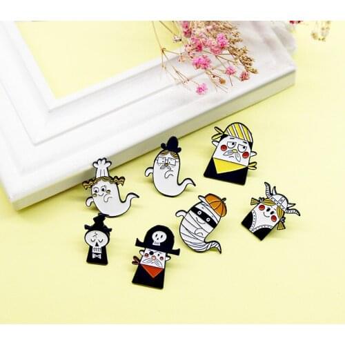 Creative Punk Halloween White Ghost Skeleton Enamel Brooch Pirate Mummy Pins Alloy Badge Fashion Woman Jewelry Gift For Friends