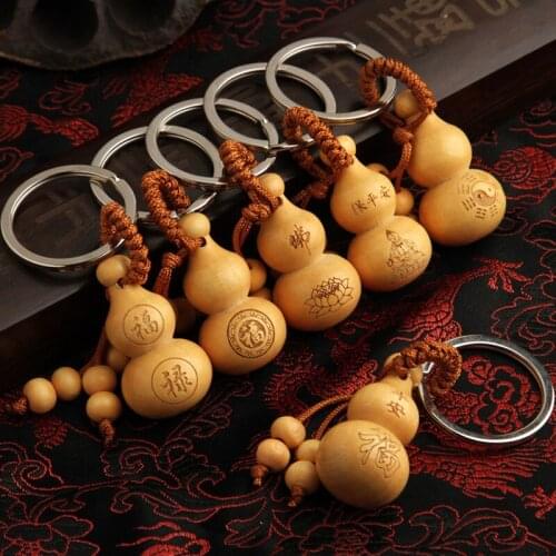 Hot Sale Chinese Traditional Good Luck Gourd Key Chain Cute Mini Peach Wood Key Ring Wishful Lucky Pendant Car Keys Ornaments