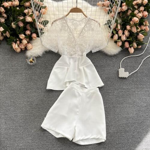 Light Mature Women Lace Patchwork Shorts New Arrivals V-neck Short Sleeve Two Piece Set Fashion Temperament Summer 2021