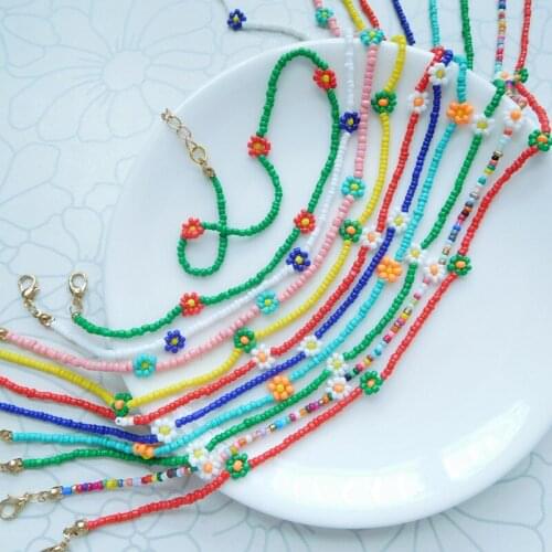 Elegant Small Daisy Flower Pendant Necklace Girl Womens Best Summer Jewelry Party Gift Charming Handmade Beaded Necklace Choker
