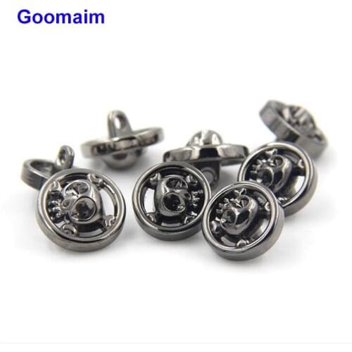 Goomaim Buttons