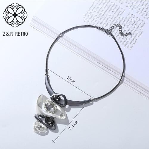 Geometric Vintage Necklace Chains Around the Neck Pendants for Womens Decorative Jewelry Chokers Suspension Collar Accessories