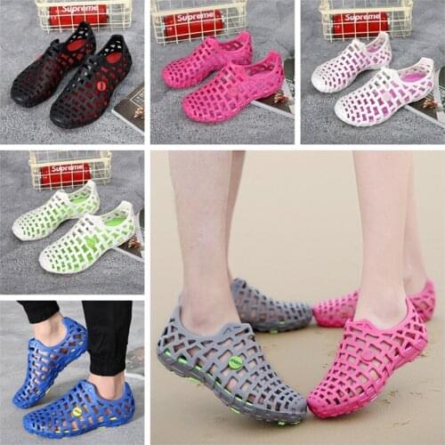 Hot Summer Lightweight Couple Beach Sandals Men Clogs Fashion Graden Hole Shoes Comfortable Outdoor Men Sandals sandalias hombre