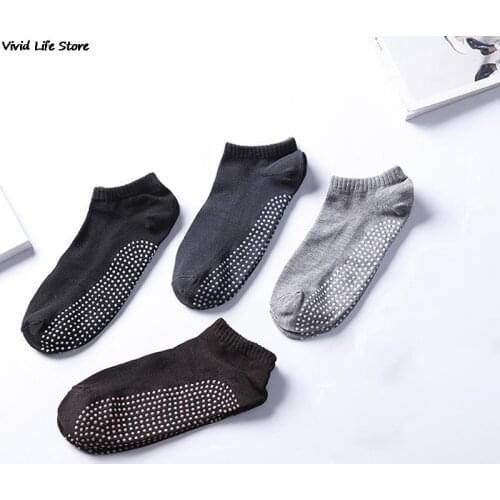 1 Pair/Lot Mens Cotton Non-slip Yoga Socks with Grips Breathable Anti Skid Floor Socks for Pilates Gym Fitness Barre