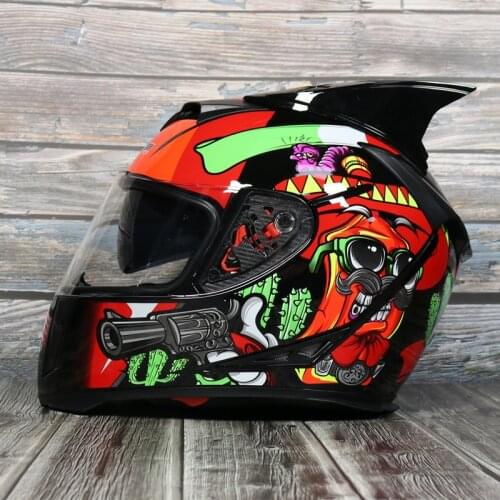 New Double Lens Motorcycle Helmet with Horns Personalise Safety Four Seasons Man Women Motocross Cascos Para Moto DOT Approved